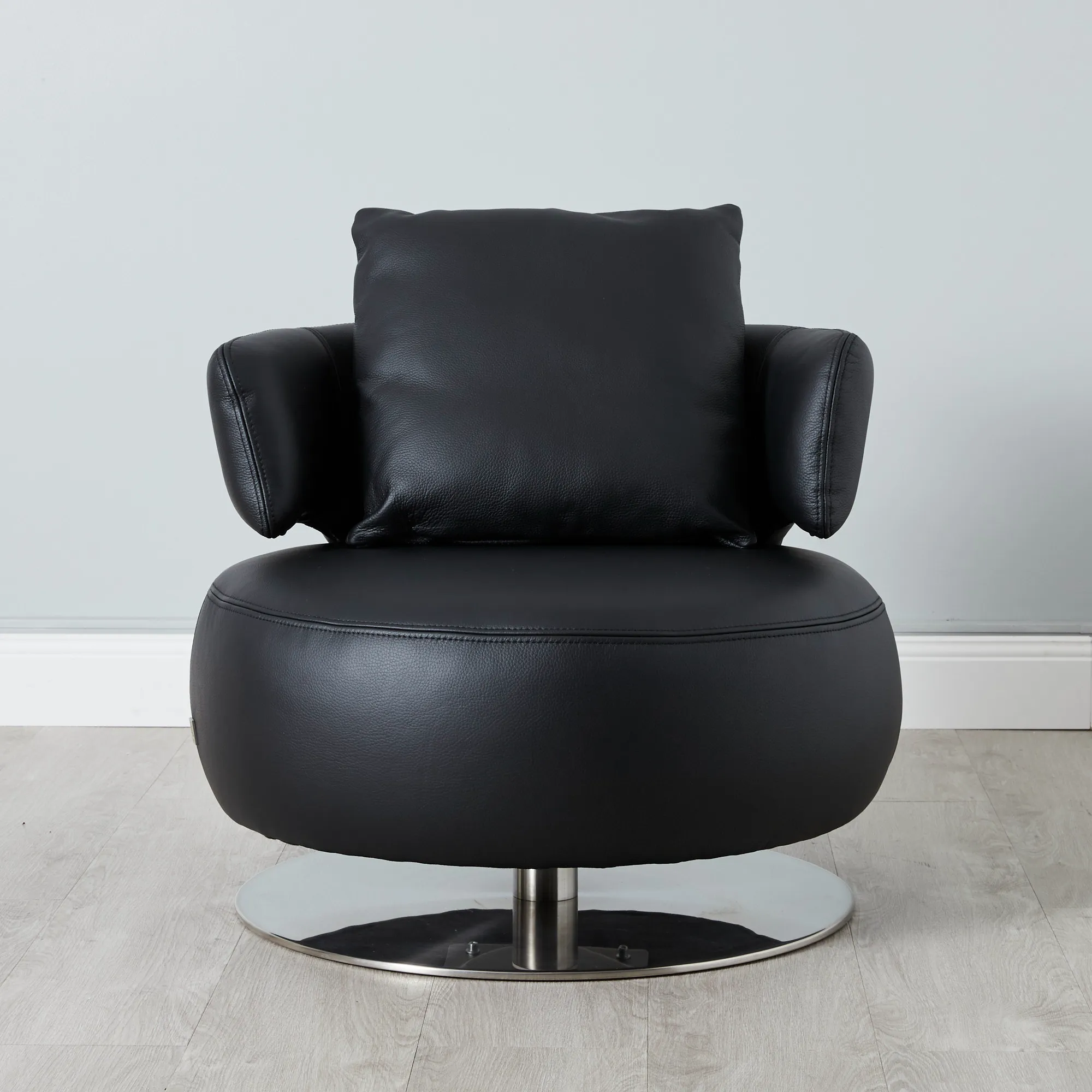 Vermont Black Leather Chair