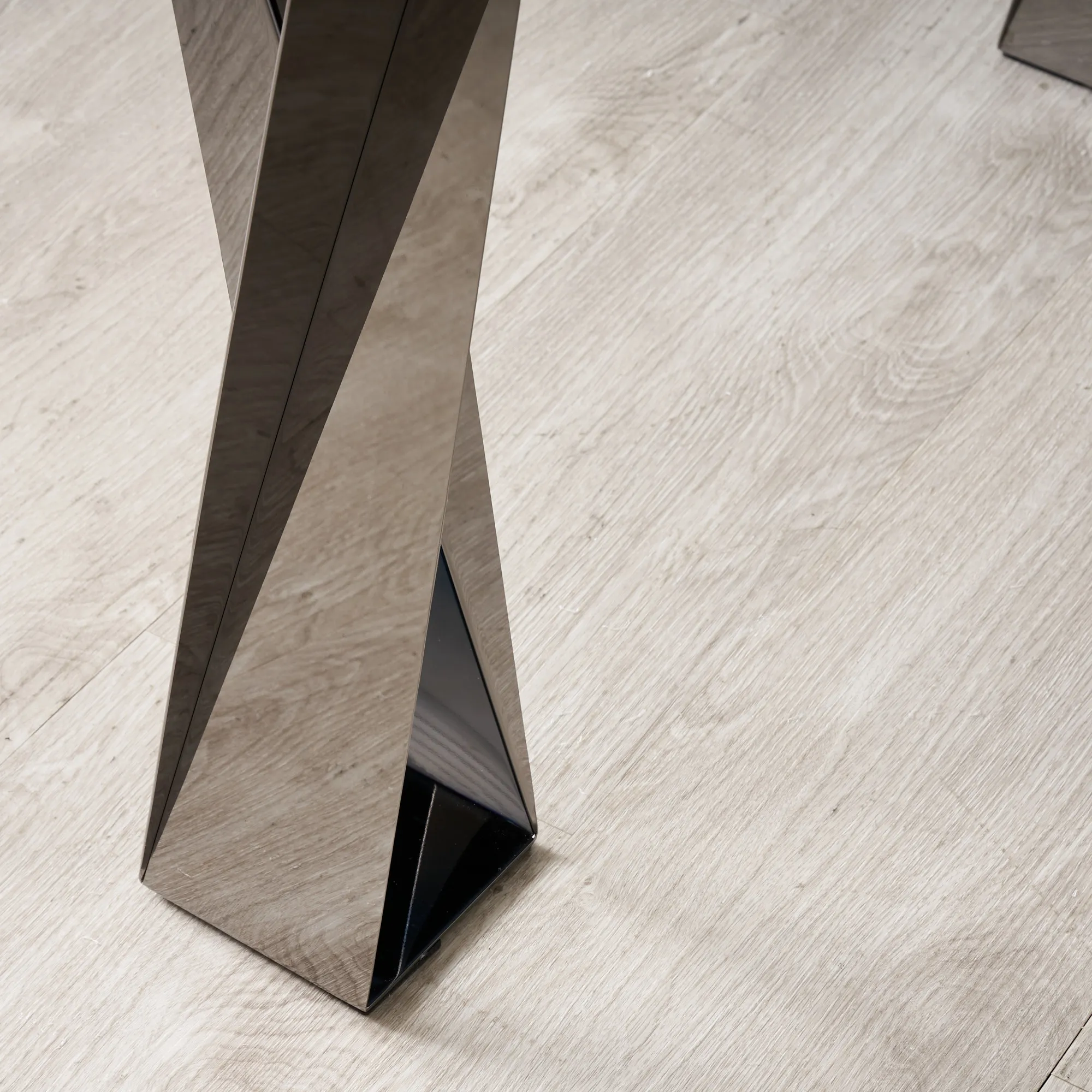 Masa Venato White Marble Dining Table - Black Legs 150cm