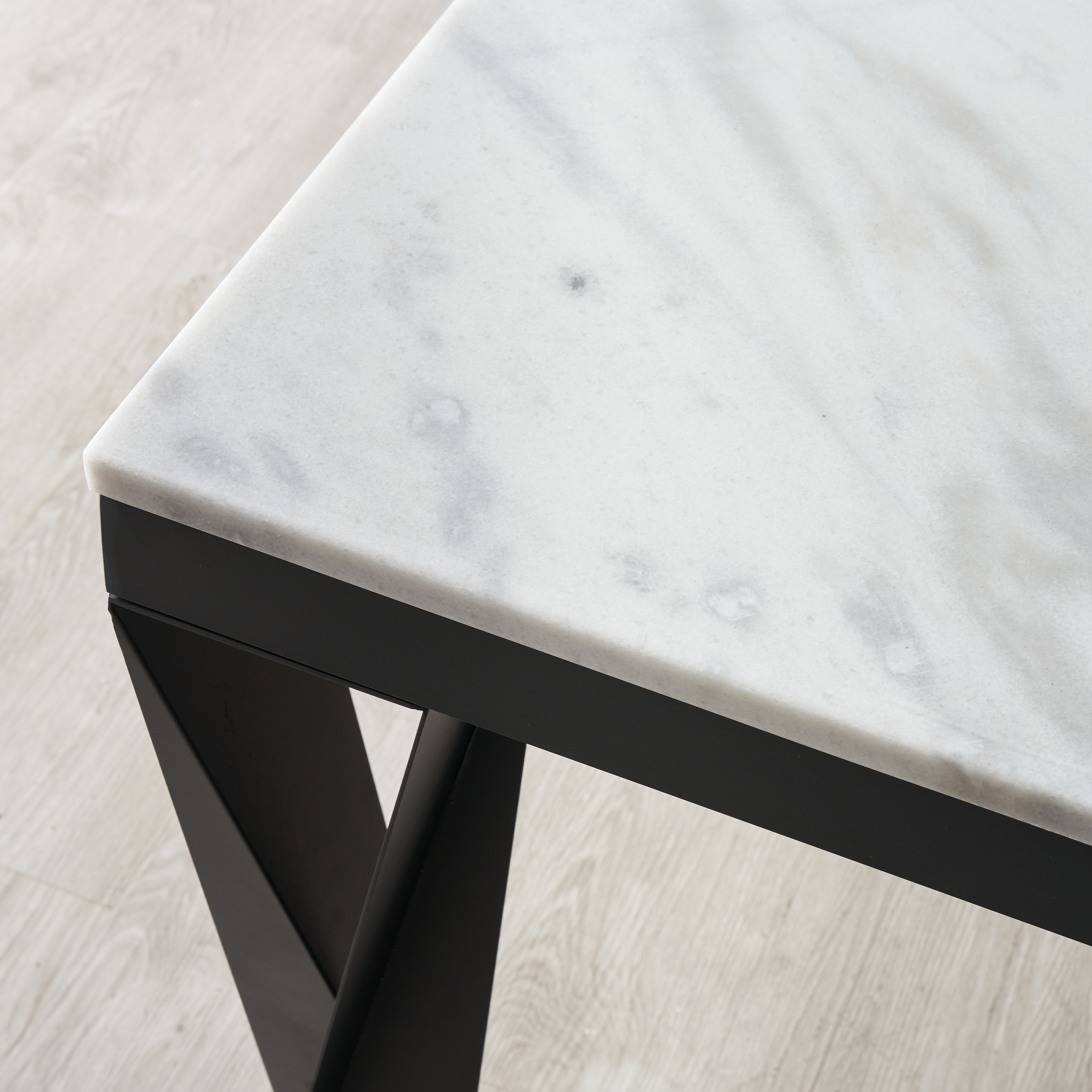 Masa Natural White Marble Dining Table  - Black Legs 150cm