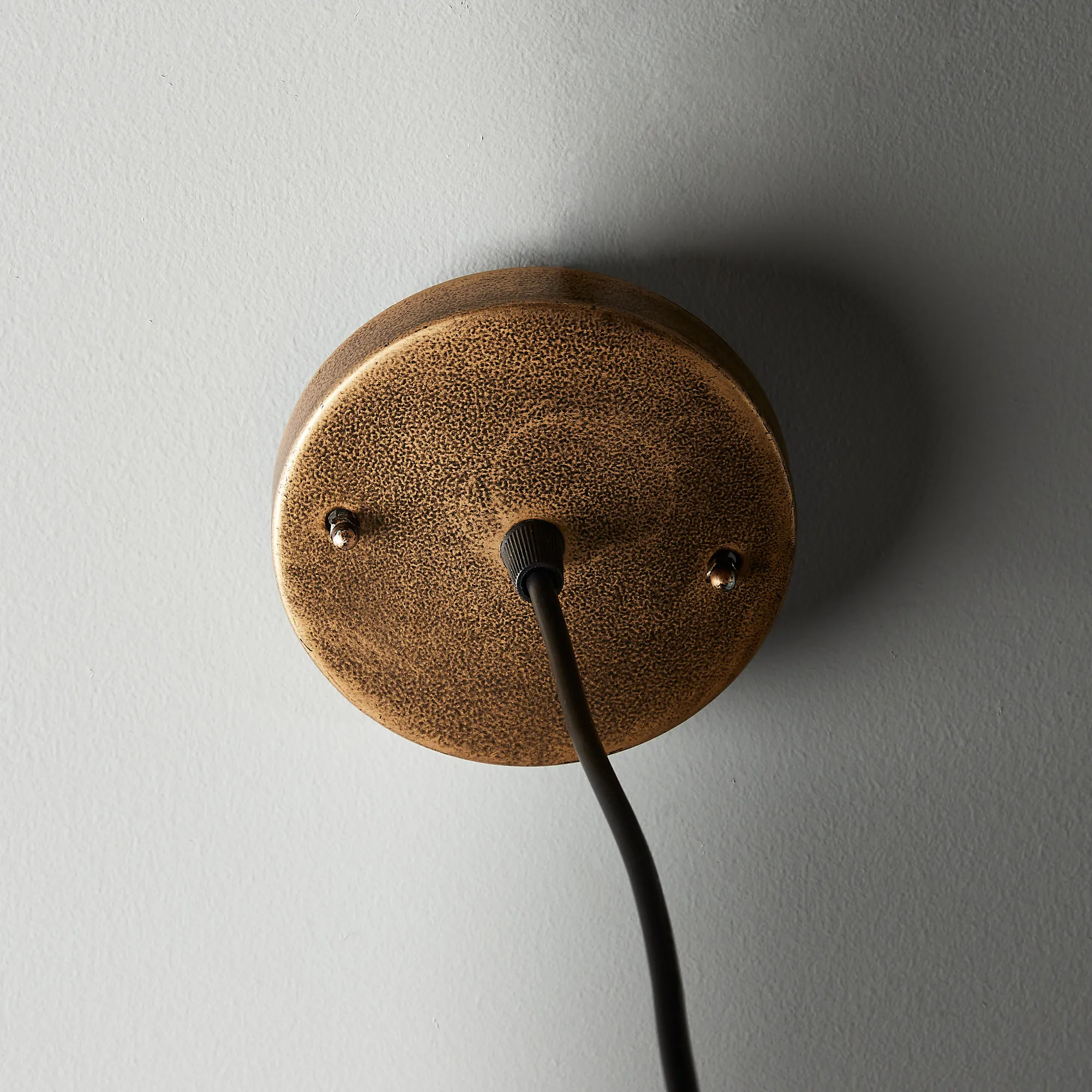 Edith Antique Gold Metal Oval Link Pendant - Large