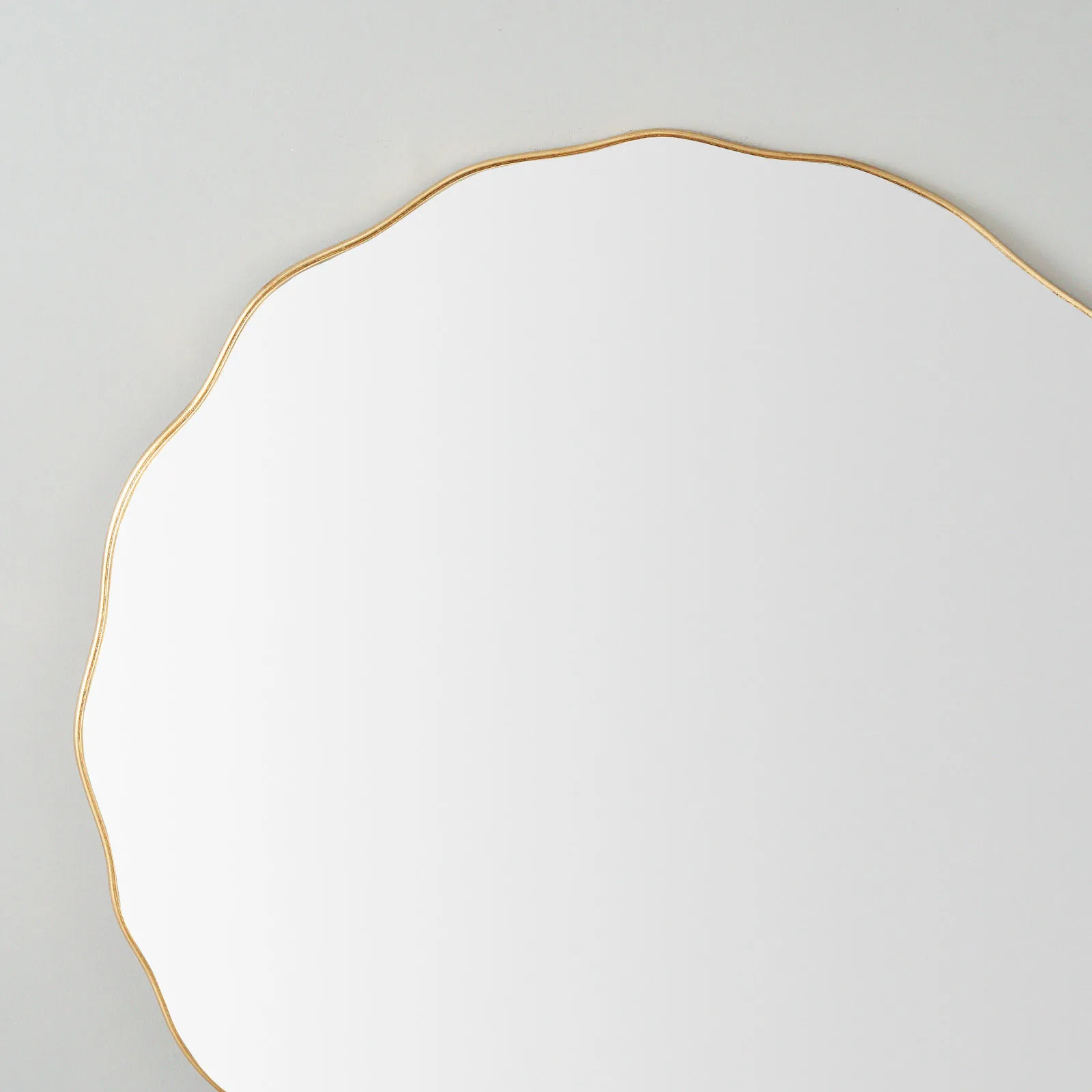 Harriet Antique Gold Round Wooden Mirror